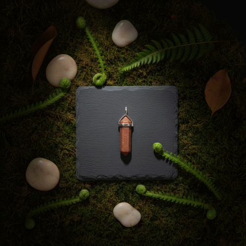 Obesek Sončev kamen - nihalo