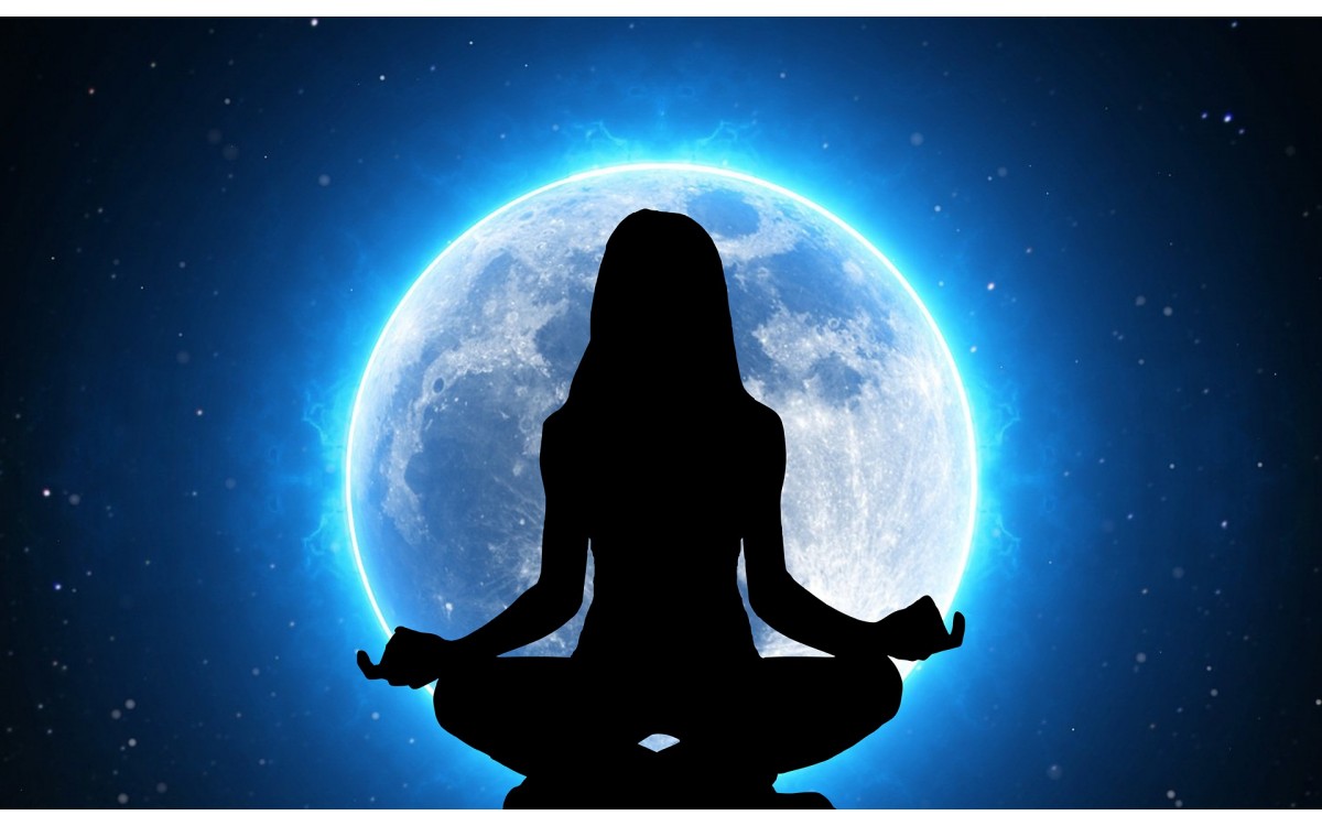 Nauk polne lune: kako dvigniti samozavest in nehati kritizirati